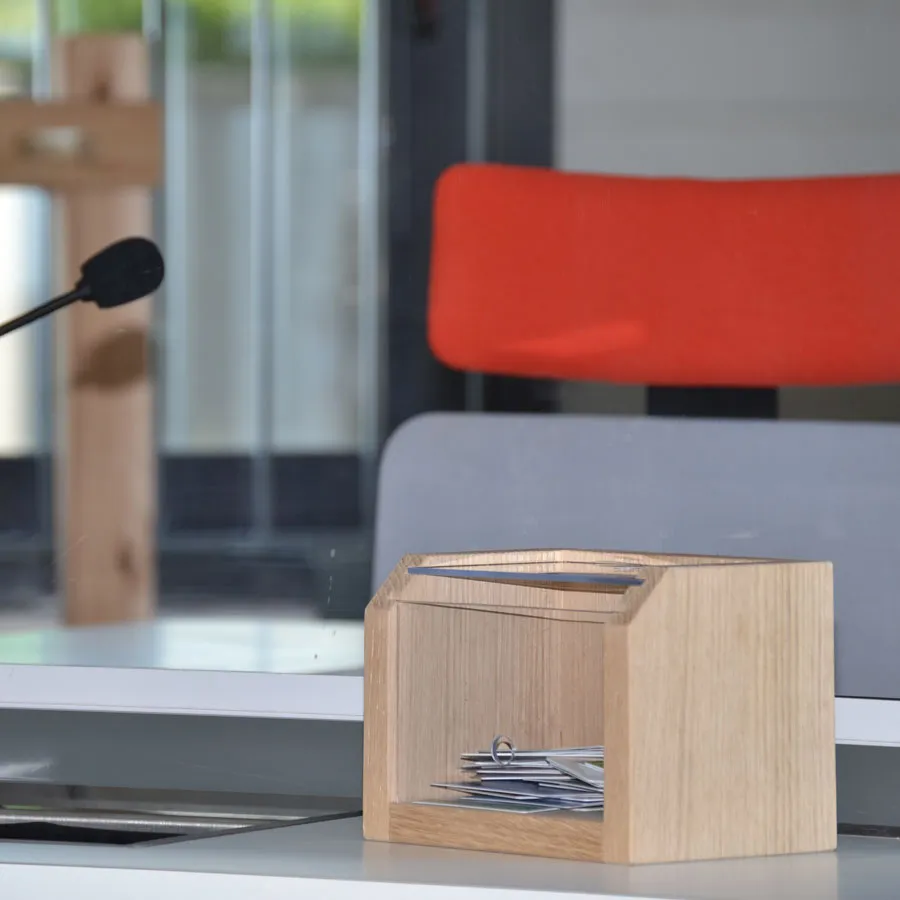 Petite urne en bois