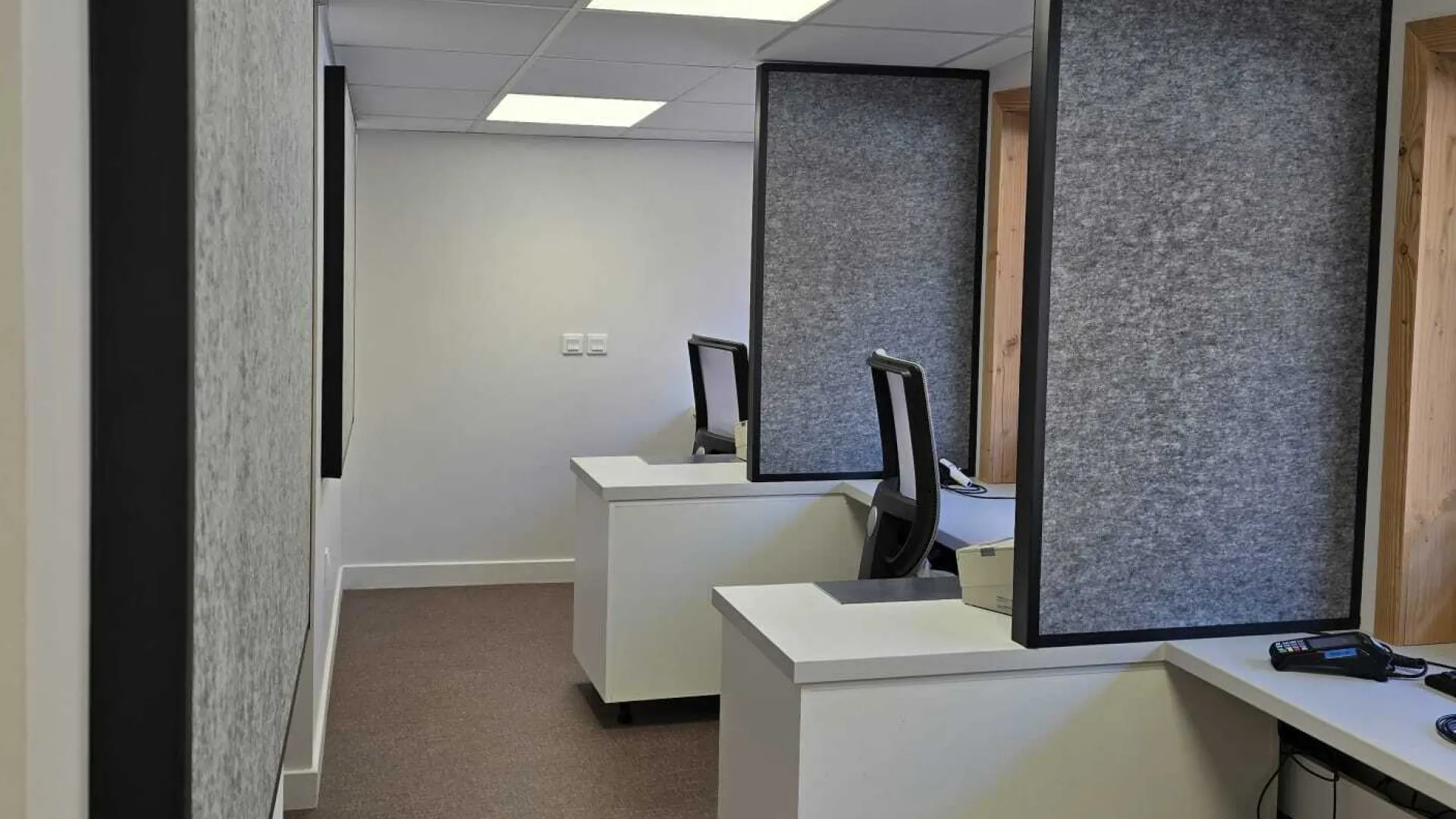 solutions acoustiques dans un guichet d'accueil